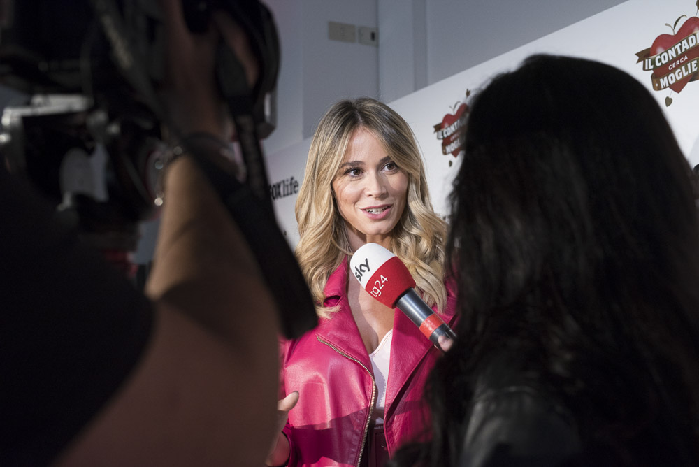 consegna maglia Diletta Leotta 008